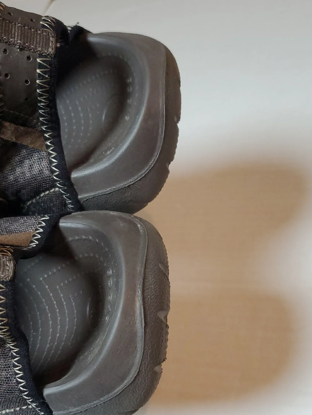 CROCS Men's Swiftwater Mesh Deck Sandals Brown Size 11 Slip On Comfort Low Top - Picture 5 of 8
